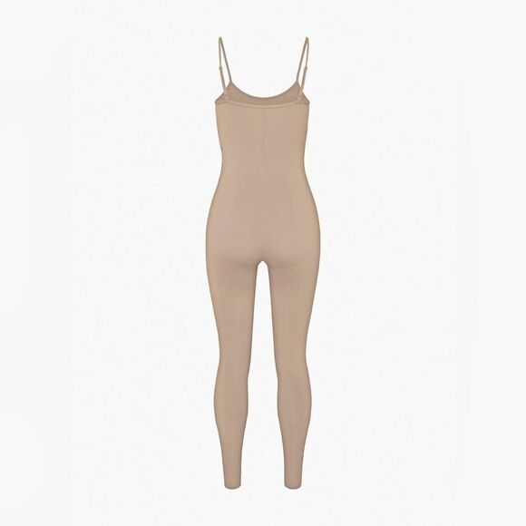 TnAction TnaBUTTER™ | Rhythm Lella
Scoop-neck jumpsuit - Picture 2 of 6